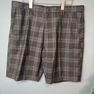 Vintage 1946 V46 Land and Sea Lightweight Gray Plaid Shorts. NWT. Men's Size 36